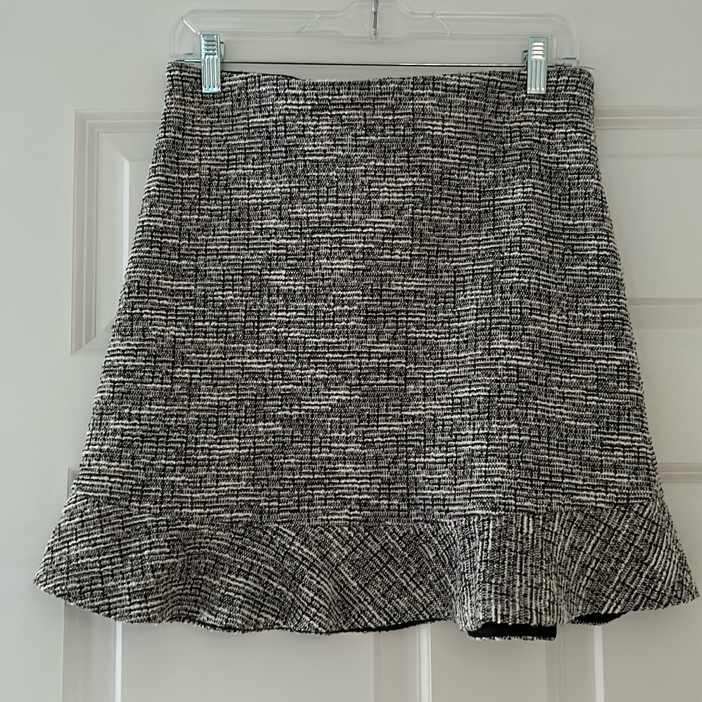Loft Skirt with Frilled Bottom